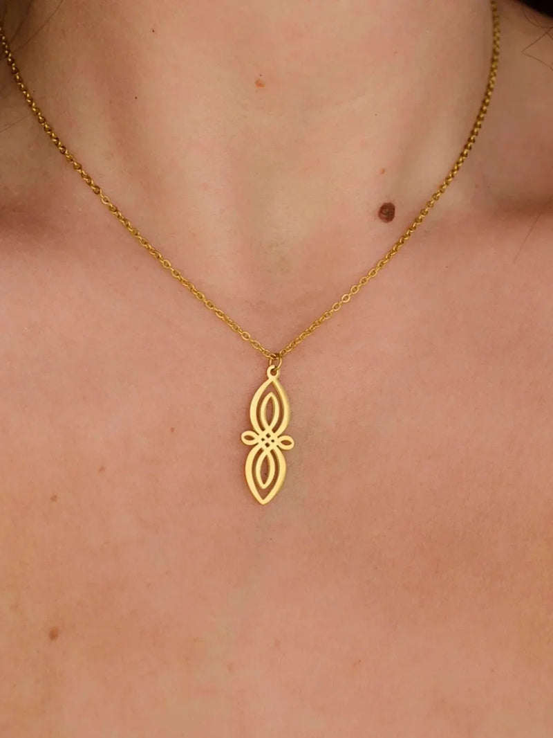 Colar Geométrico de Aço Inoxidável com Pingente de Nó